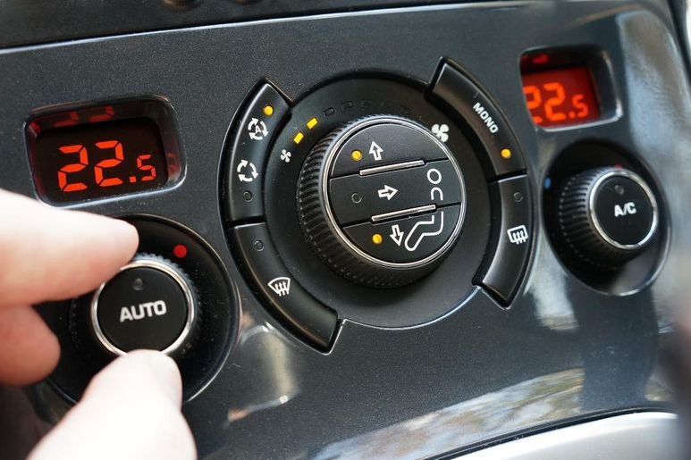 KOKPIT STEROWANIA KLIMATYZACJI